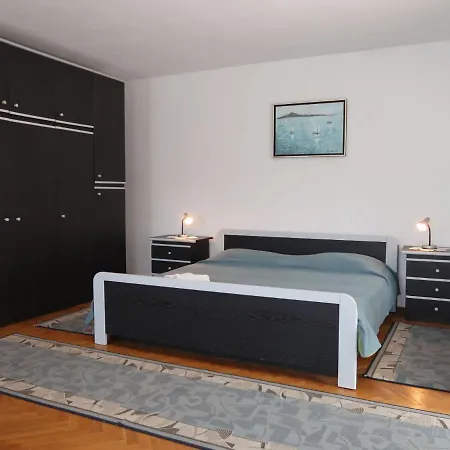 Salvia - Lbn404 By Interhome *